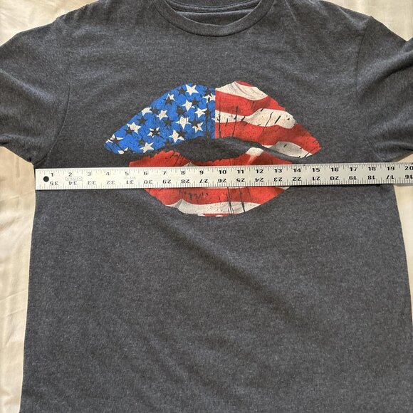 American flag lips graphic tee. Dark grey, red, white and blue. No tag. S/M - Picture 4 of 5